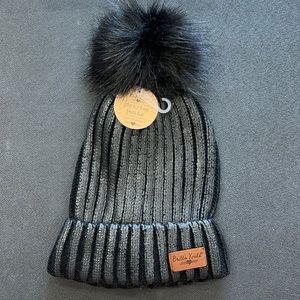 glacier knit pom hat - BRAND NEW